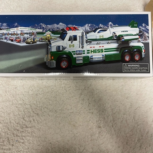 2014 Hess Toy Truck and Space Cruiser with Scout Brand New -Never Opened - Picture 3 of 6